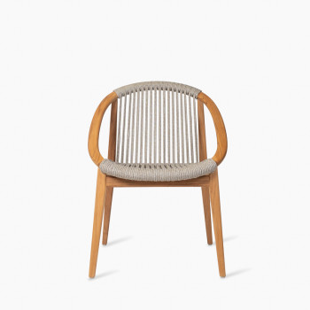 Vincent Sheppard Frida dining chair with dune white rope and teak frame.