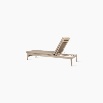 David sunlounger, viewed from a 135-degree angle, with the backrest lifted to a 90-degree angle, revealing the woven polypropylene rope design and featuring a natural wooden frame with a beige cushion.