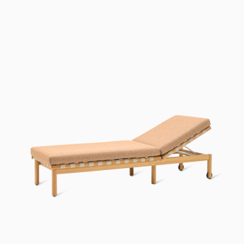 Oda sunlounger with Sienna cushion from Vincent Sheppard, featuring a teak frame, adjustable backrest and minimalist design