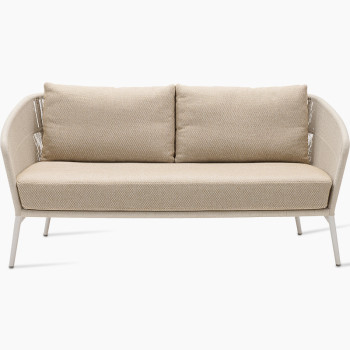 Front view of the Akari lounge sofa 2.5-seater by Vincent Sheppard, featuring a dune white aluminium frame, rope-woven seating and backrest, and Santal-coloured cushions, displayed in a horizontal picture format.