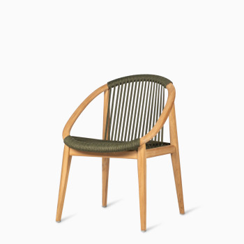 Frida dining chair by Vincent Sheppard with a dark green rope seat and backrest, paired with an untreated teak frame, shown at a 45-degree angle.